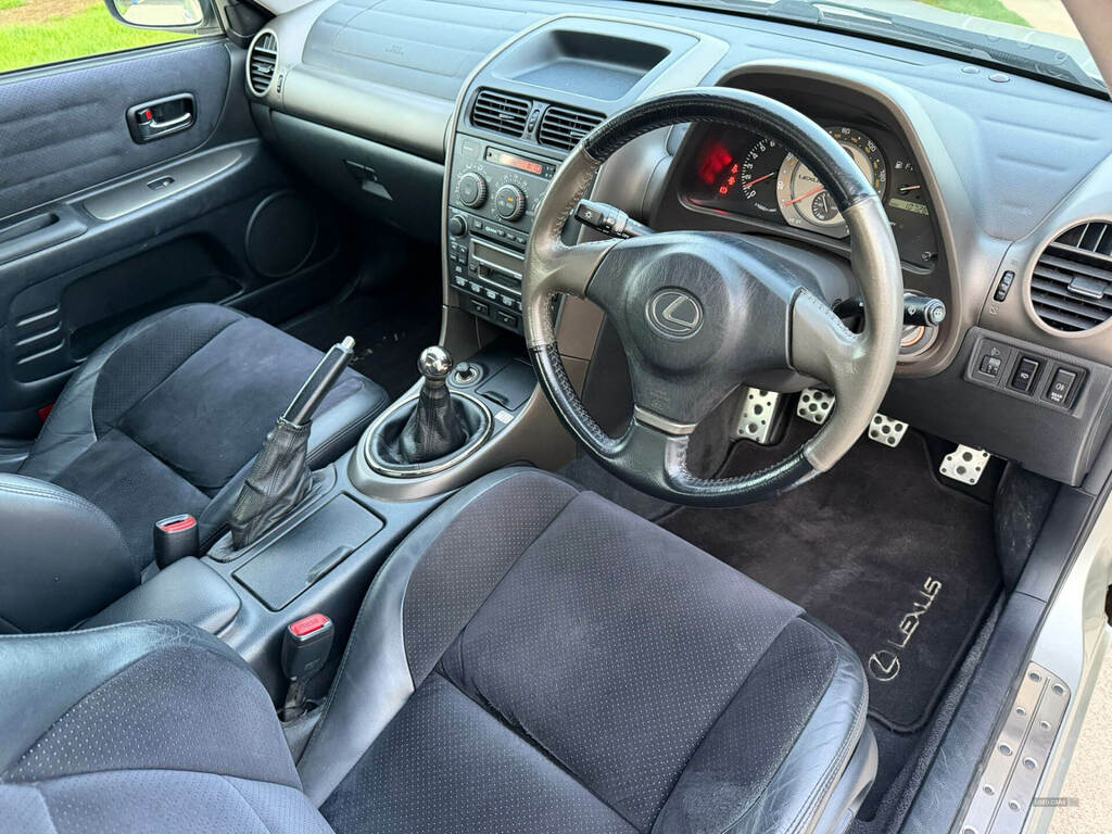 Lexus IS 200 2.0 Se Blue #17