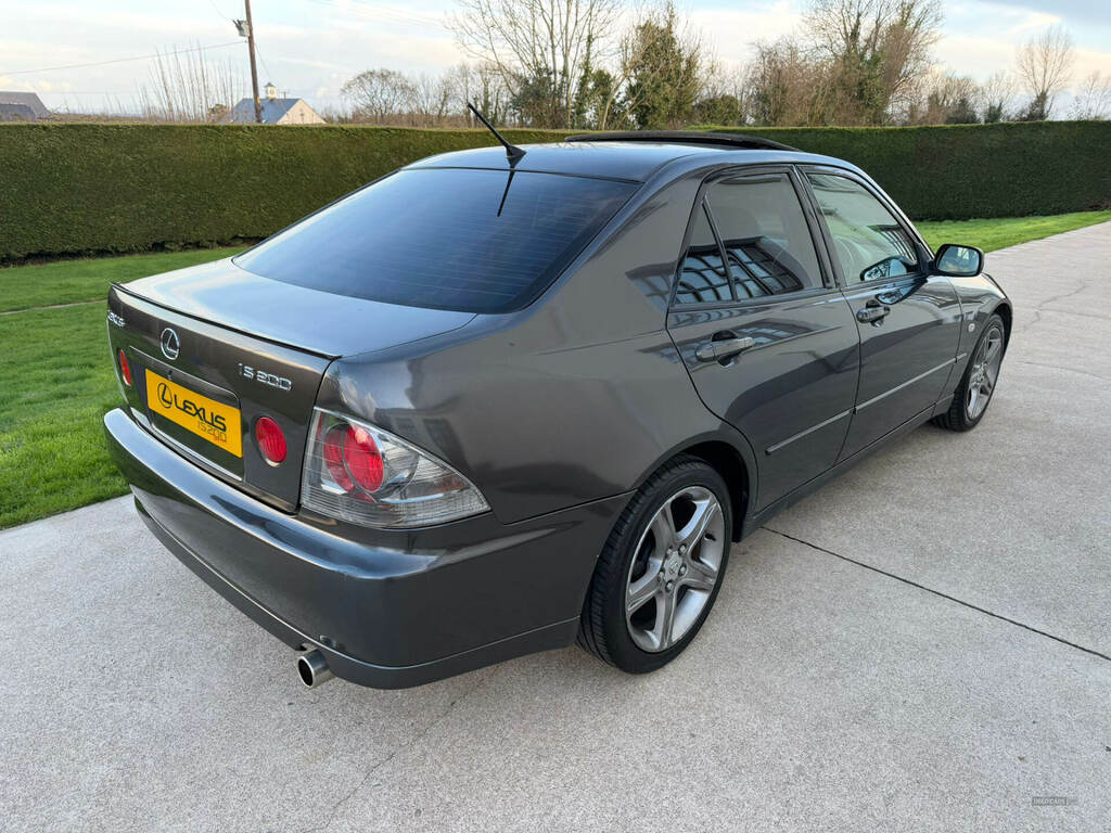 Lexus IS 200 2.0 Se AF04XGD Grey #2
