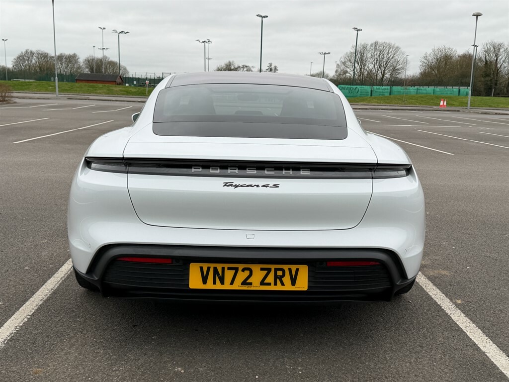 Porsche Taycan Performance Plus 93.4Kwh 4S Saloon Au White #6
