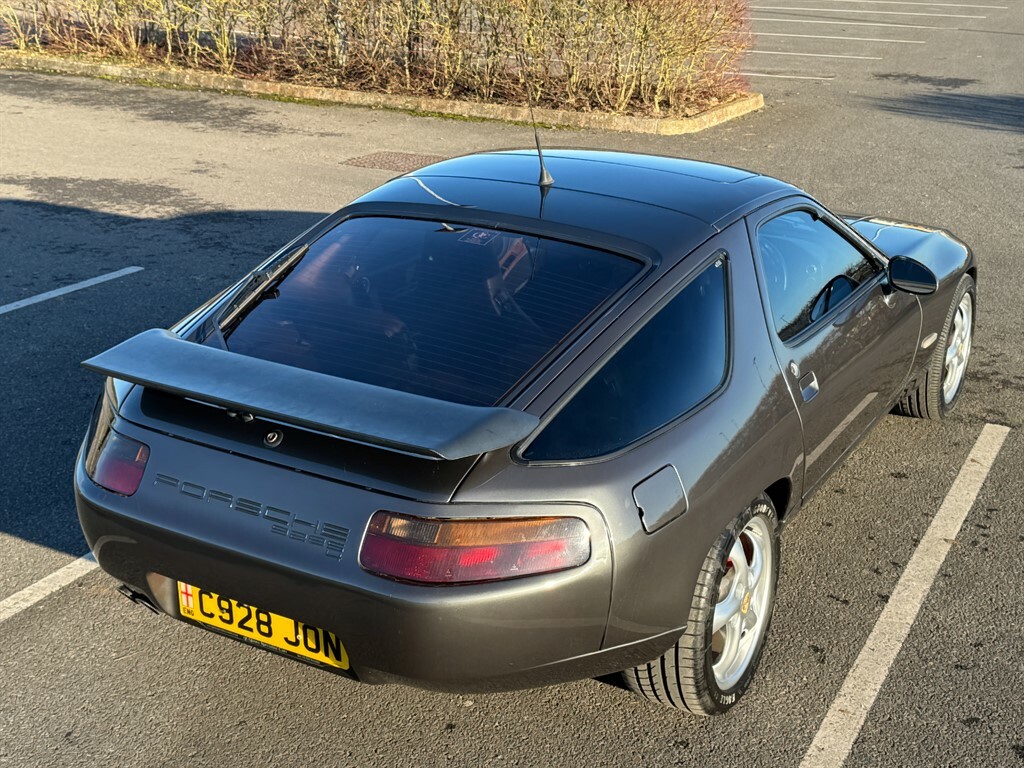 Porsche 928 S Series 4 5.0 V8 5.0 L Green #15
