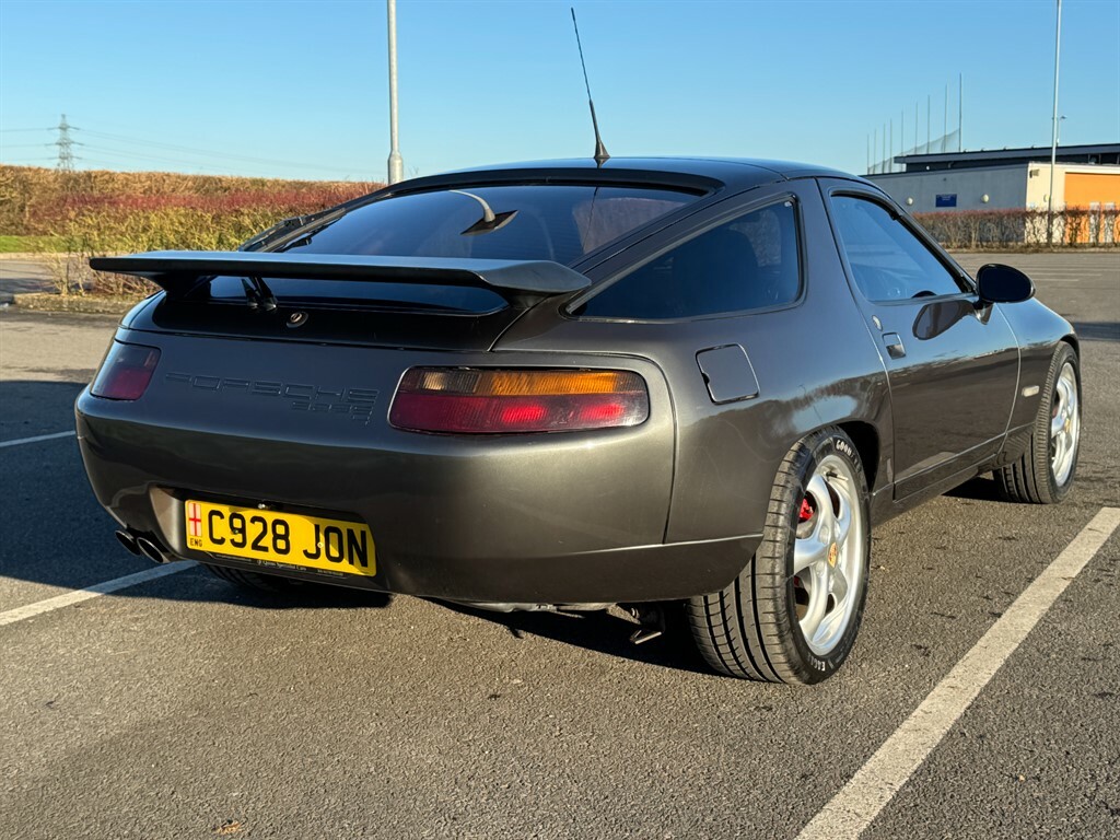 Porsche 928 S Series 4 5.0 V8 5.0 L Green #7