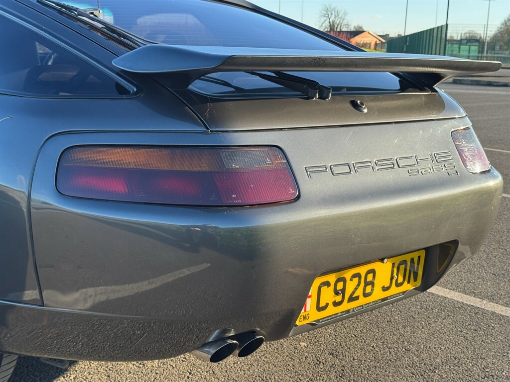 Porsche 928 S Series 4 5.0 V8 5.0 L Green #36