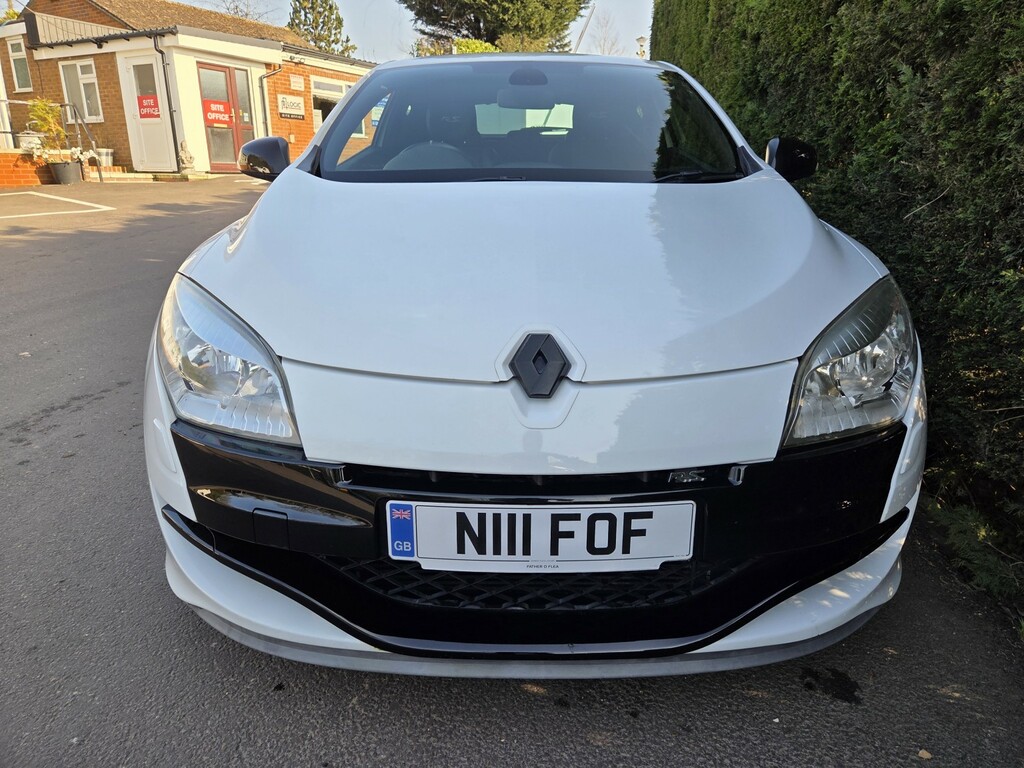 Renault Megane Coupe 2.0 T 16V Renaultsport 2010 White #2