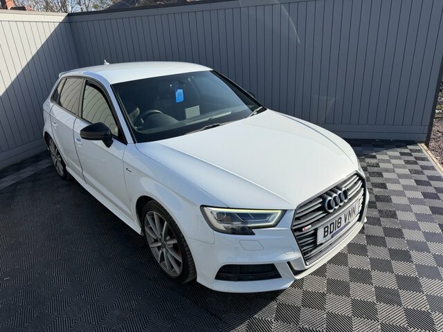 Audi A3 2018 1.5 Tfsi Cod Black Edition Sportback Petr BD18VNN White #5