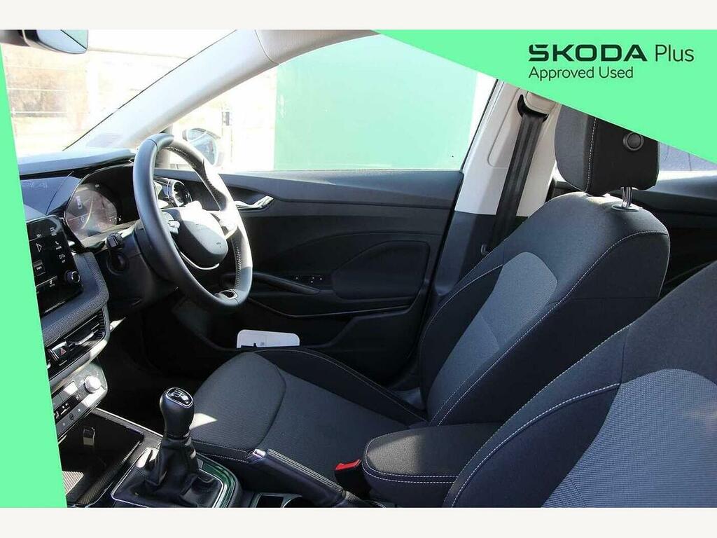 Skoda Fabia 2025 1.0 Tsi Se Edition GK25LRL White #2