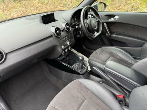 Audi A1 1.6 A1 Black NK16RZD Black #2