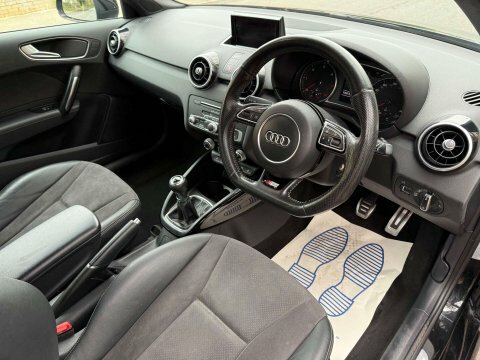 Audi A1 1.6 A1 Black NK16RZD Black #4
