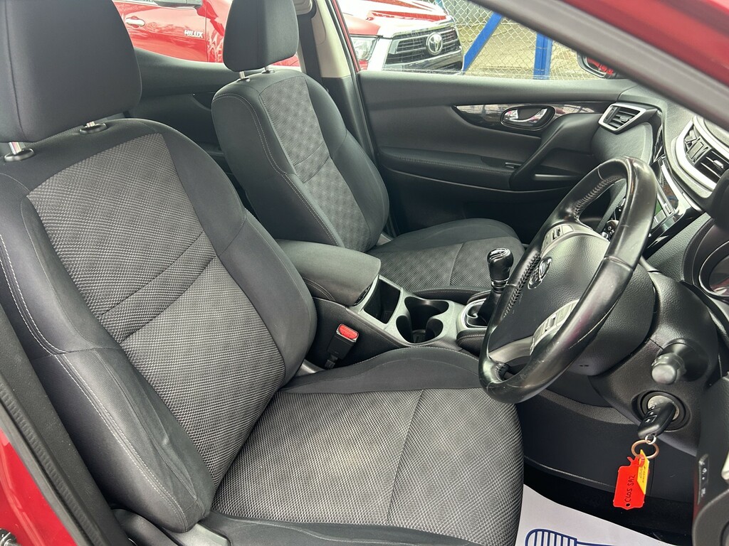 Nissan Qashqai Suv 1.2 Dig-t Acenta 2014 CL05SAZ Red #5