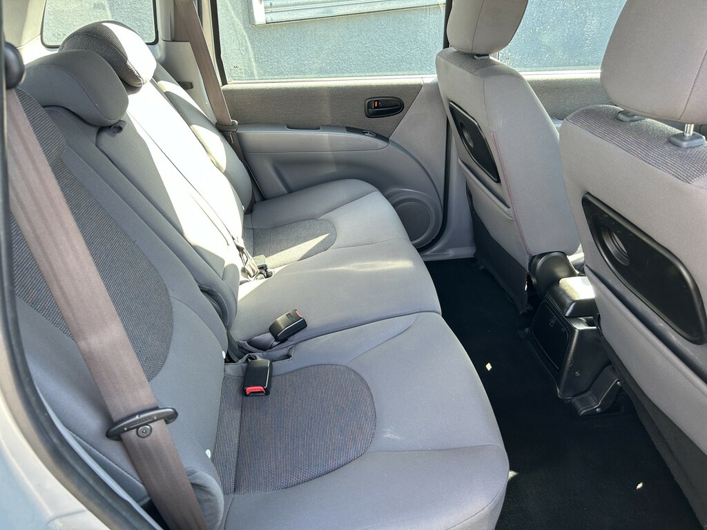 Hyundai Matrix Hatchback 1.6 White #6