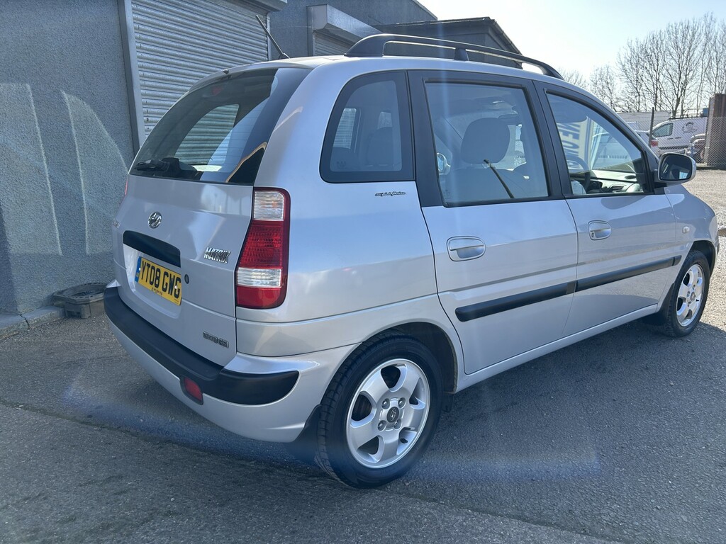 Hyundai Matrix Hatchback 1.6 White #4