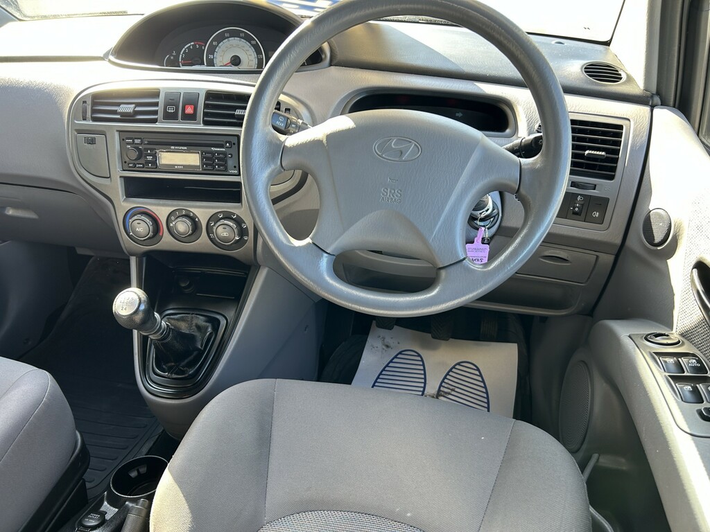 Hyundai Matrix Hatchback 1.6 White #10