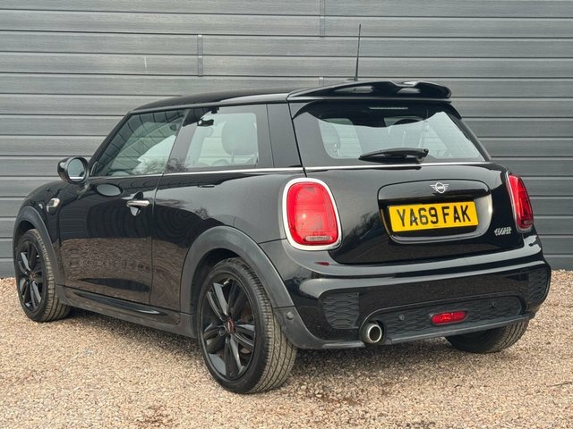 Mini Hatch 2019 1.5 Cooper Sport Hatchback YA69FAK Black #2