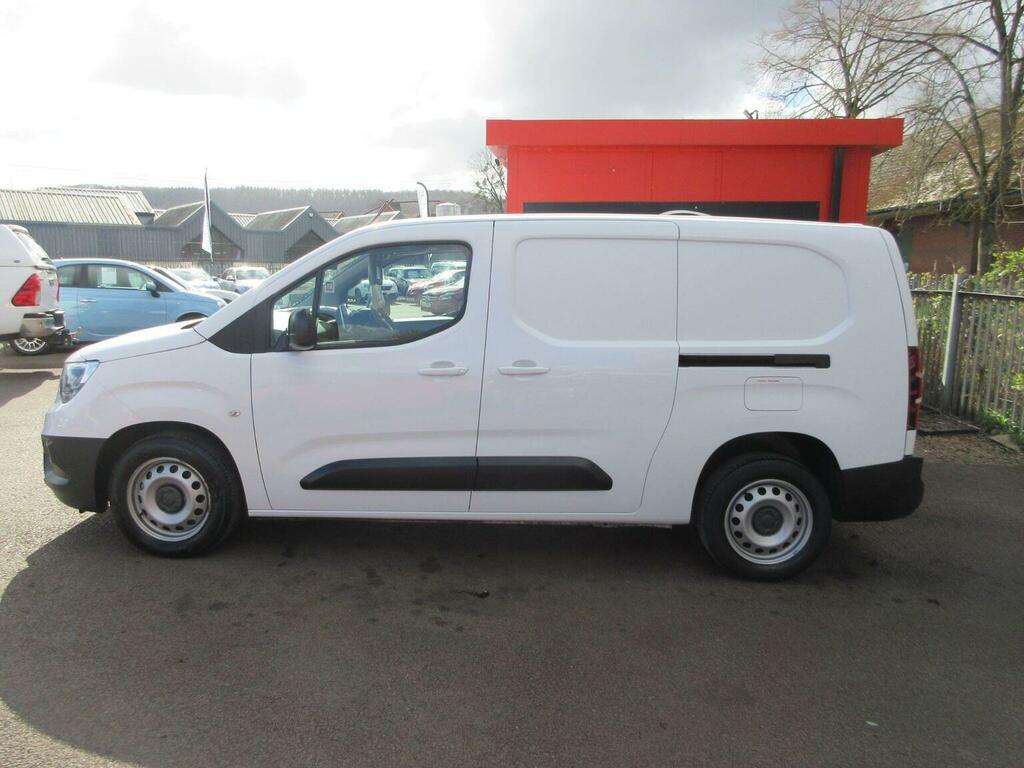 Vauxhall Combo Panel Van 1.5 Turbo D 2300 Edition L2 H1 Euro White #4