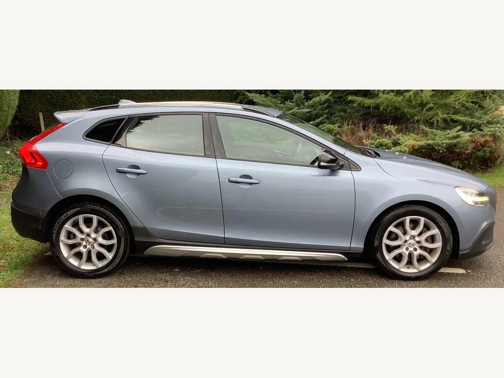 Volvo V40 Cross Country 1.5 T3 Gpf Nav Plus Euro 6 S S Blue