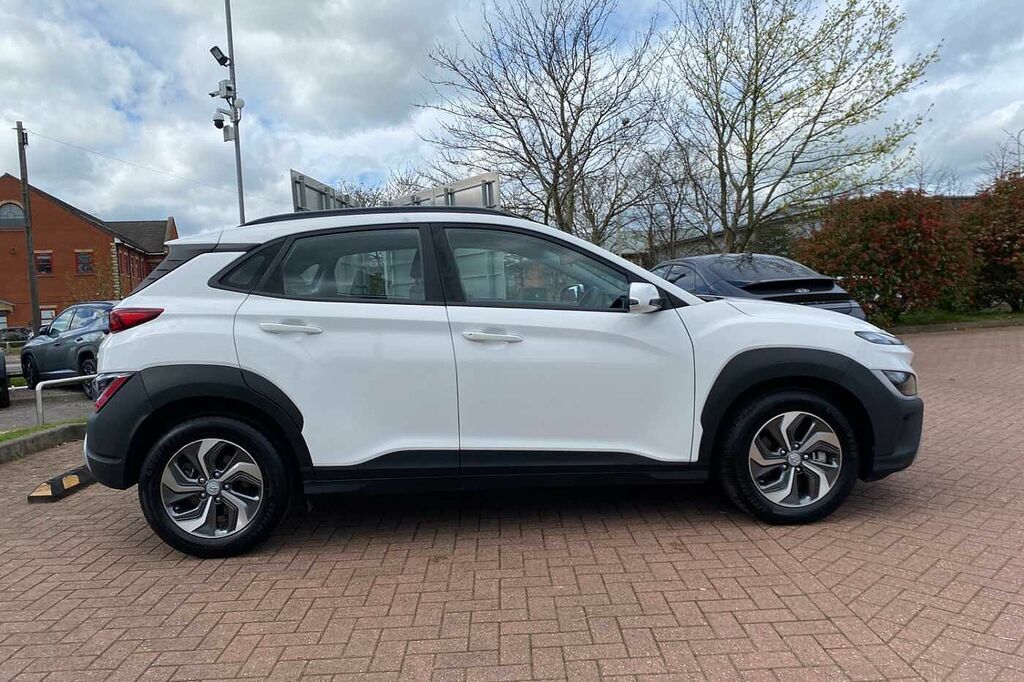 Hyundai Kona 1.6 Gdi Hybrid Se Connect Dct White #3