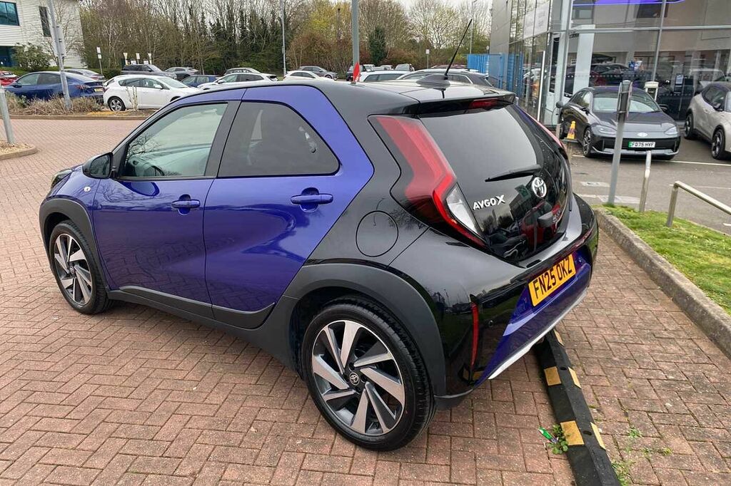 Toyota Aygo X 1.0 Vvt-i Exclusive FN25OKZ Blue #3
