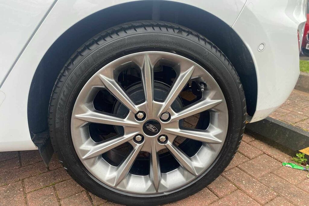 Ford Fiesta 1.0 Ecoboost Hybrid Mhev 125 Vignale Edition FB21ZWV White #5