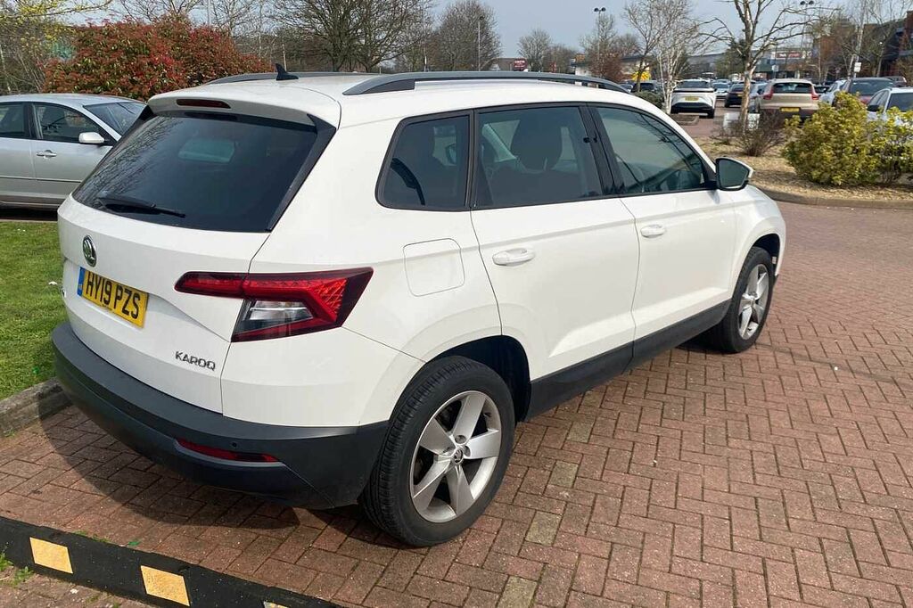 Skoda Karoq 1.0 Tsi Se Dsg White #3