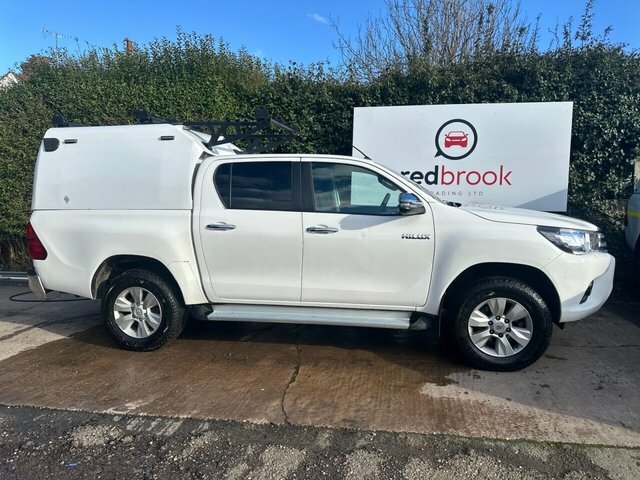 Toyota HILUX 2.4 D-4d Icon Pickup Double Cab FL19OXE White #2