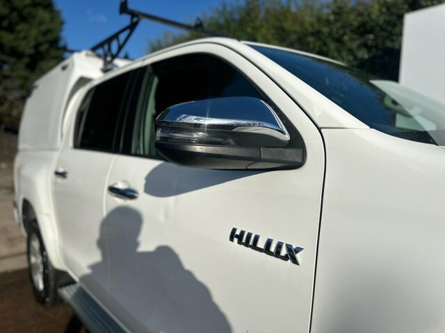Toyota HILUX 2.4 D-4d Icon Pickup Double Cab FL19OXE White #6