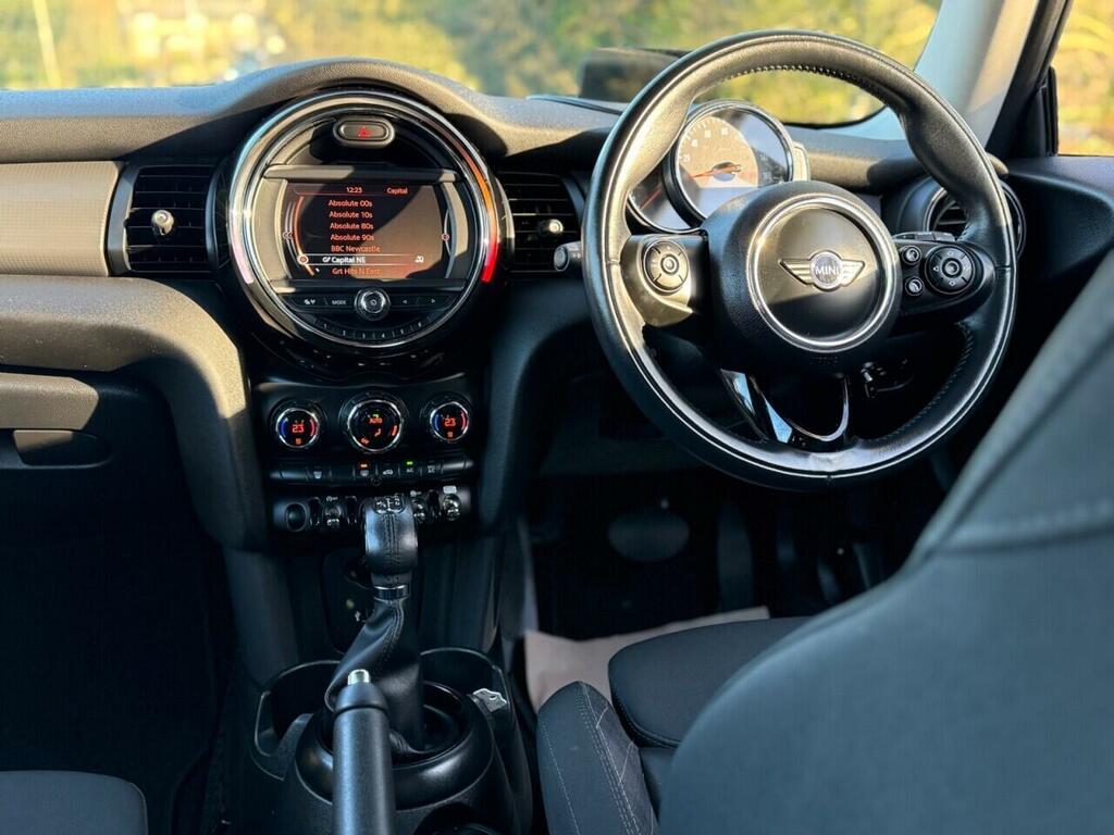 Mini Hatch Hatch 1.5 Cooper Hatchback Steptronic E VK18NNR Black #2