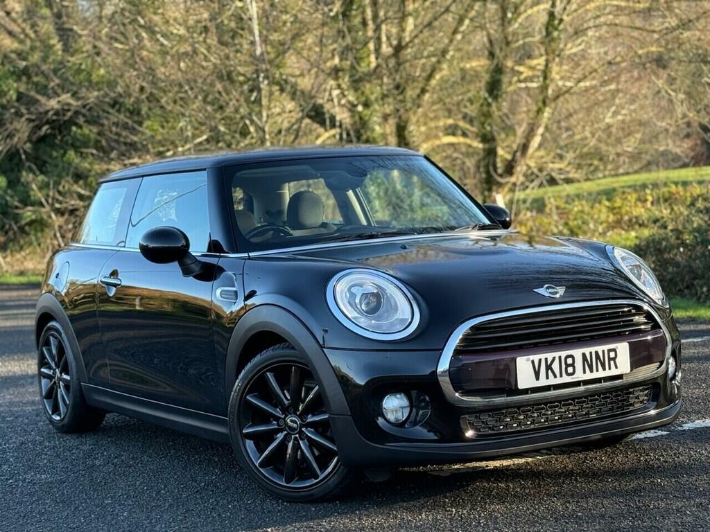 Mini Hatch Hatch 1.5 Cooper Hatchback Steptronic E Black