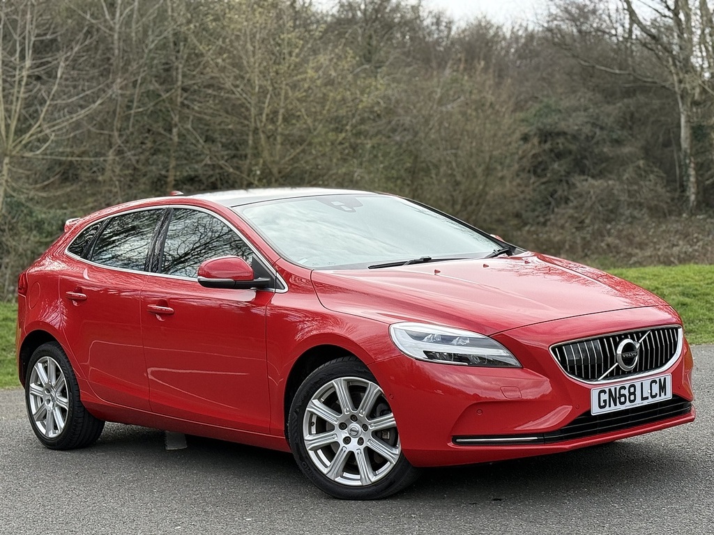 Volvo V40 2.0 D3 Inscription Hatchback Eur Red