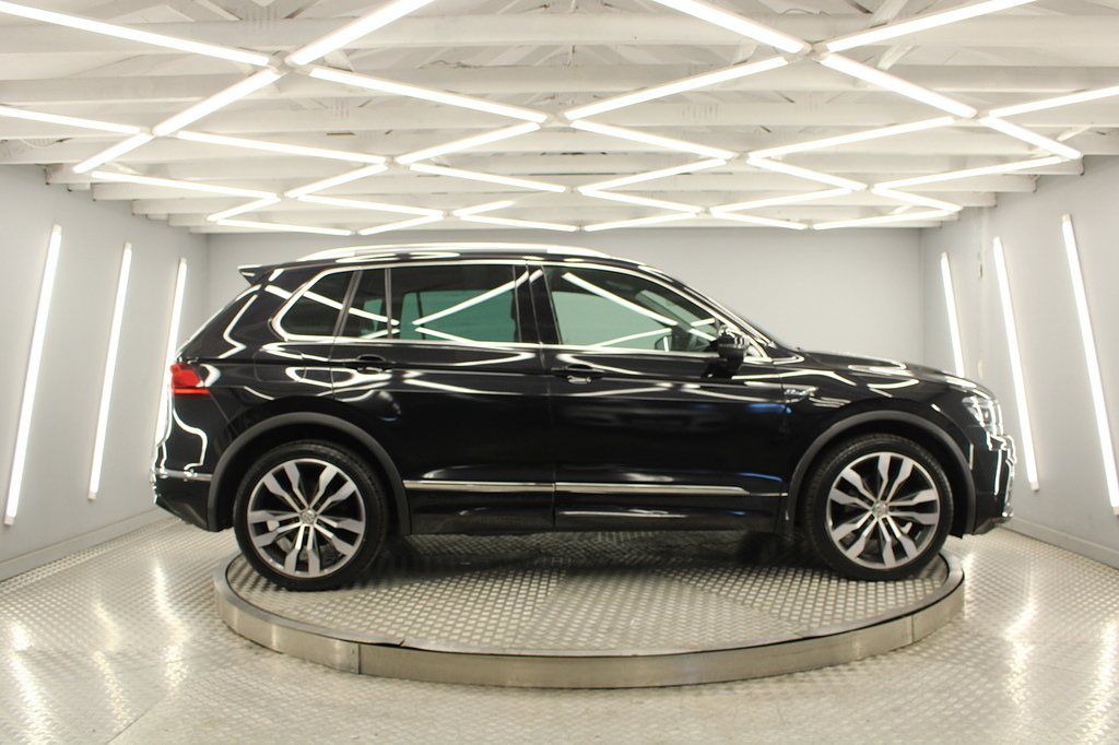 Volkswagen Tiguan Suv Black