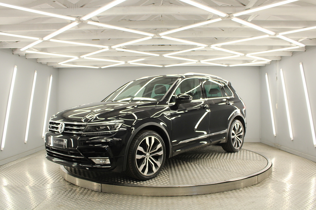 Volkswagen Tiguan Suv VU17VUA Black #5