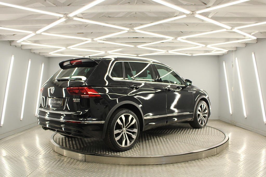 Volkswagen Tiguan Suv VU17VUA Black #3