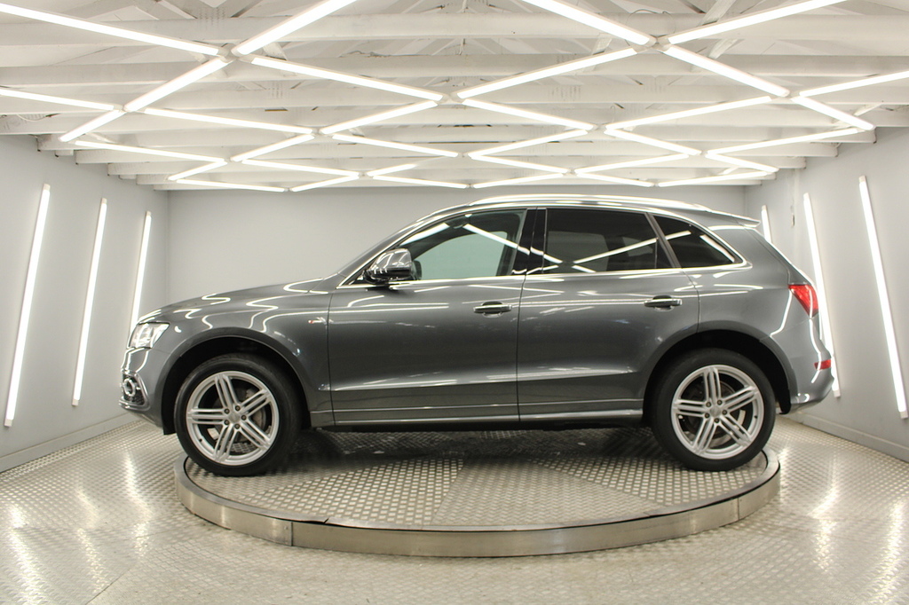 Audi Q5 Suv SJ66YMA Grey #2
