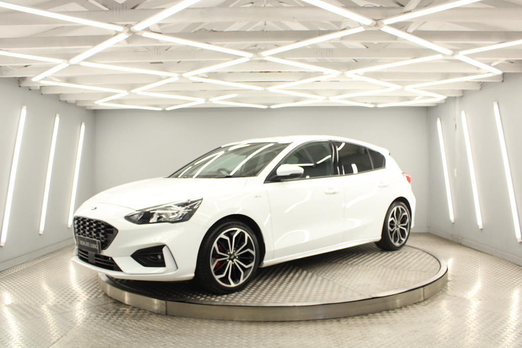 Ford Focus Hatchback PJ69HCP White #3