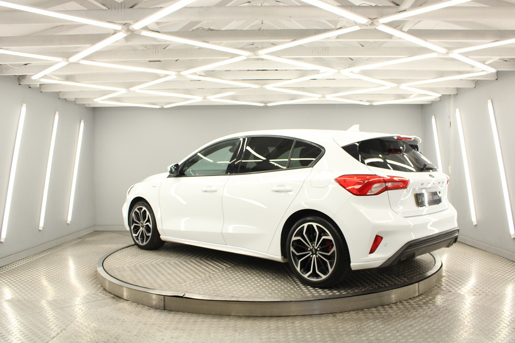Ford Focus Hatchback PJ69HCP White #5