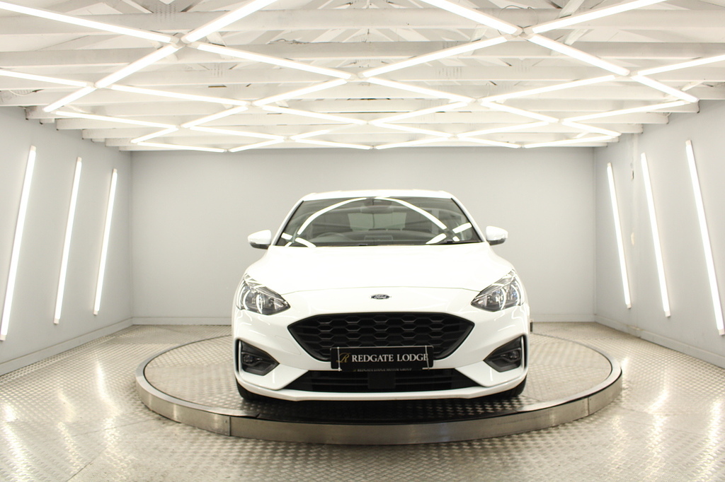 Ford Focus Hatchback PJ69HCP White #6
