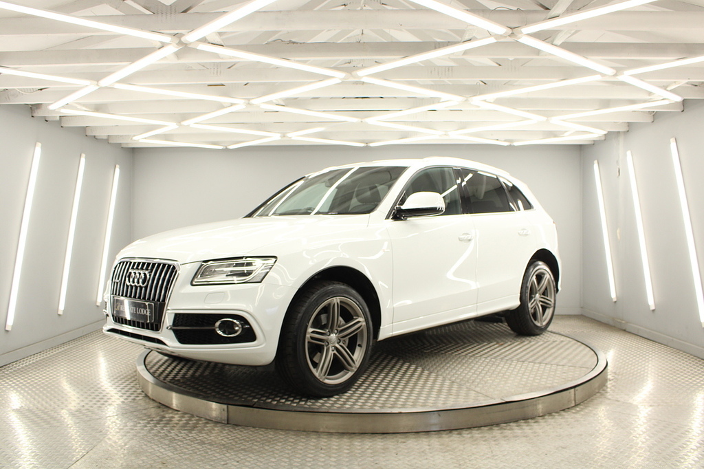 Audi Q5 Suv LV66OWB White #5