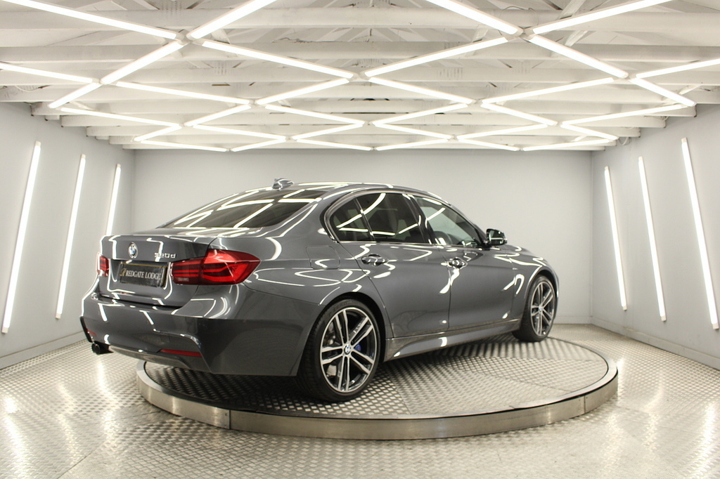 BMW 3 Series Saloon KJ68FGE Grey #3