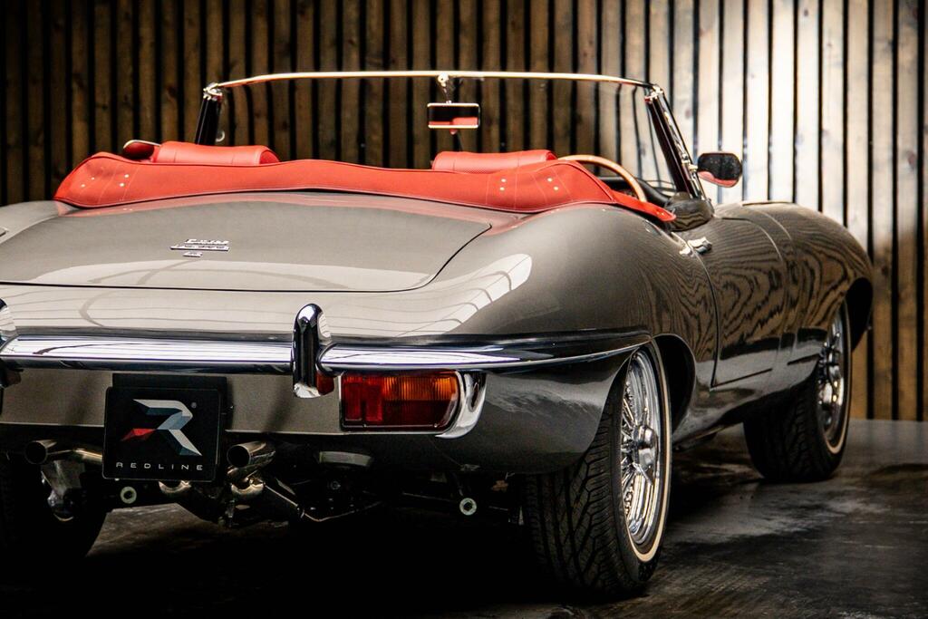 Jaguar E-Type P250 Chequered Flag U769 Ulez White #21