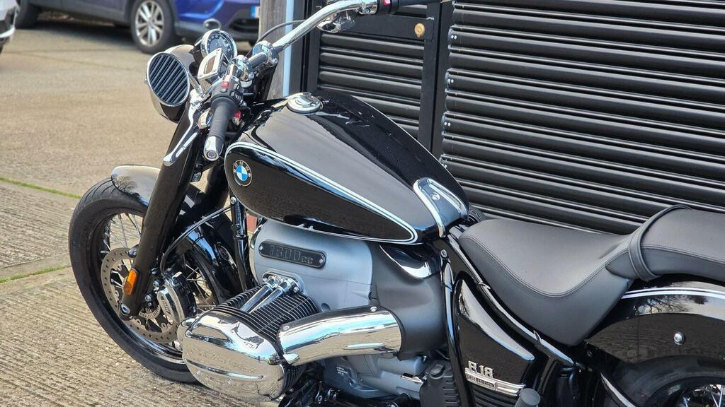 BMW Custom Cruiser 1800 Euro 5 202222 FV22CDO Black #4