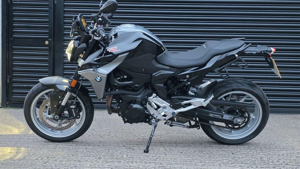 BMW Naked 900 Euro 5 202373 OV73HMJ Black