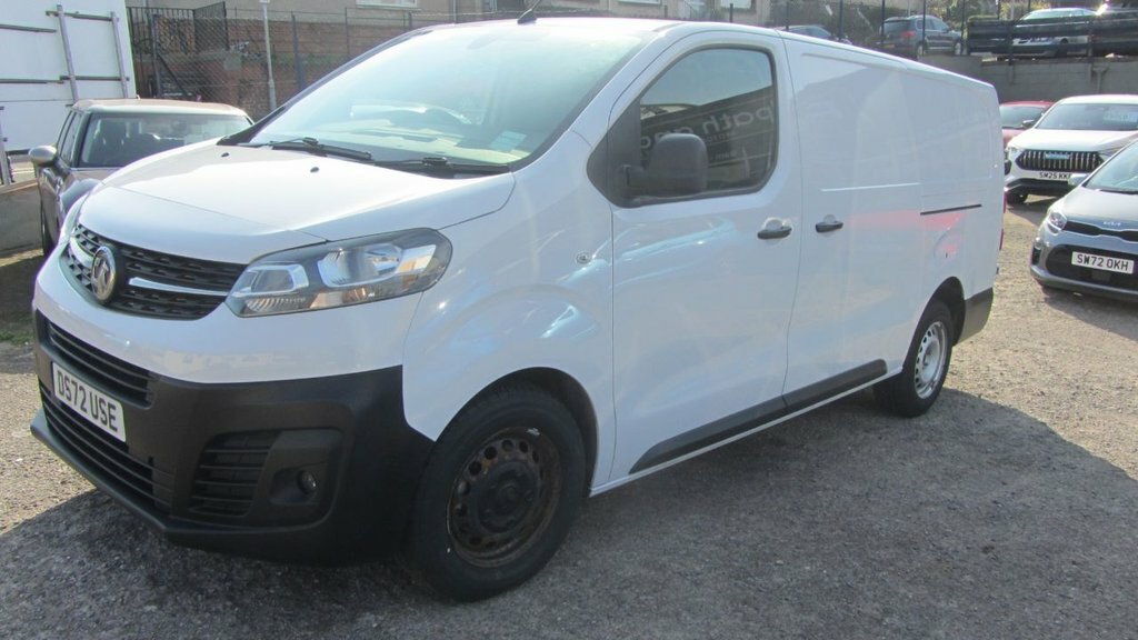 Vauxhall Vivaro 1.5L Dynamic 6Dr DS72USE White #4