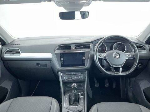 Volkswagen Tiguan 2017 67 2.0 MJ67SSK Grey #5