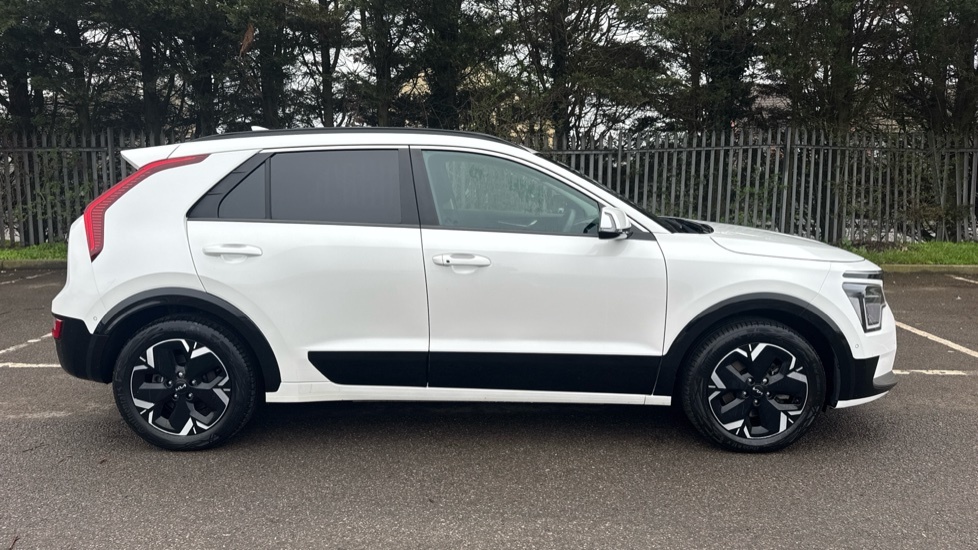 Kia e-Niro Kia Niro 150Kw 4 64Kwh AK24TYV White #2