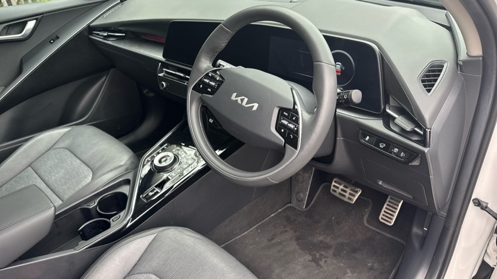 Kia e-Niro Kia Niro 150Kw 4 64Kwh AK24TYV White #5