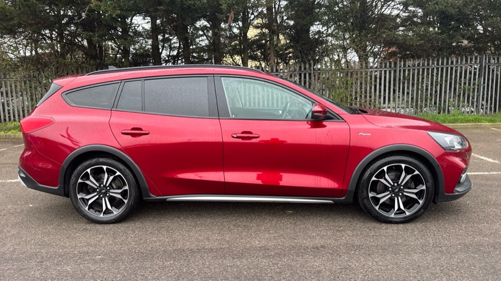 Ford Focus Ford Focus 1.5 Ecoblue 120 Active X EK20FYO Red #2