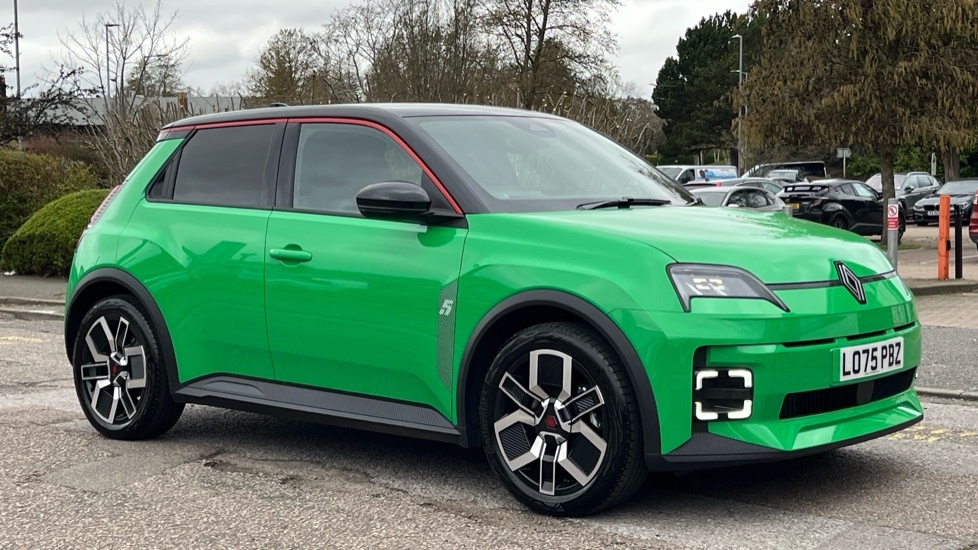 Renault 5 Techno E-tech Comfort Range - Huge Spec Hig Green #1