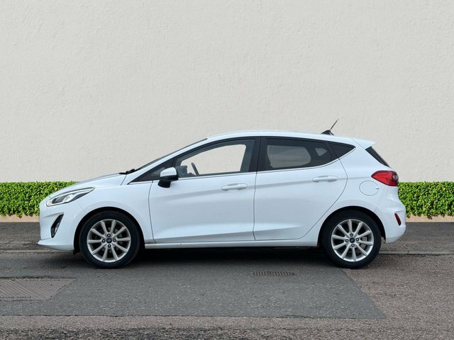 Ford Fiesta 1.0T Ecoboost Mhev Titanium Hatchback M White #4