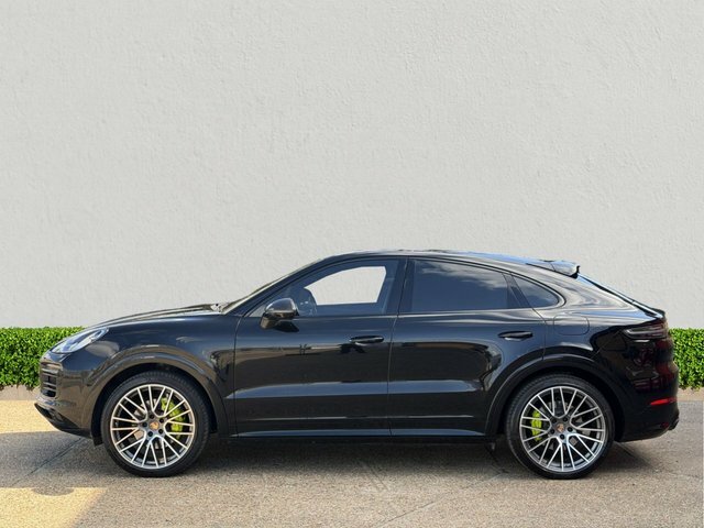 Porsche Cayenne 3.0 V6 E-hybrid 17.9Kwh Platinum Edition Coupe Black #4