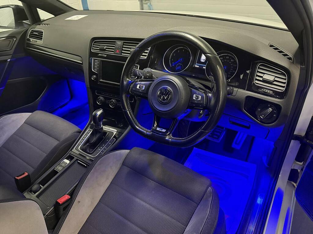 Volkswagen Golf Tsi Bluemotion Tech R YH66UCD White #5