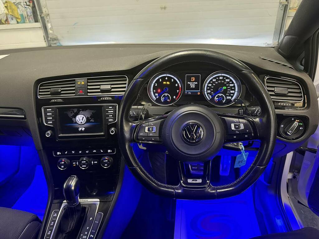 Volkswagen Golf Tsi Bluemotion Tech R YH66UCD White #6