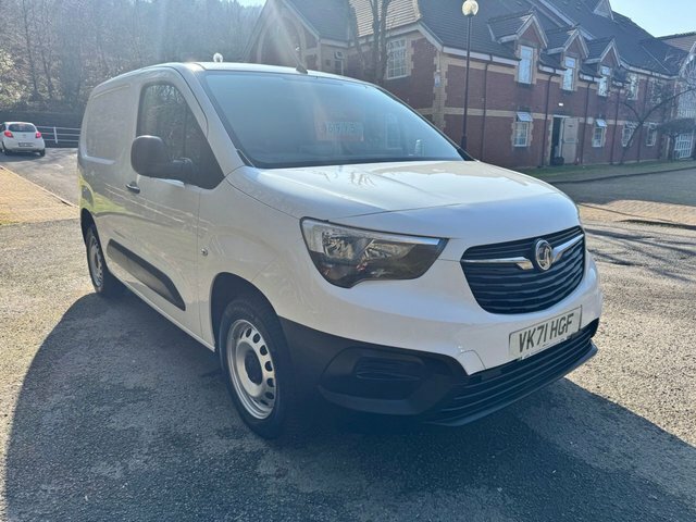 Vauxhall Combo Mpv VK71HGF White #6